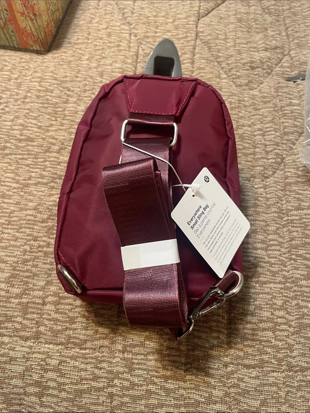 Lululemon everywhere small sling bag burgundy